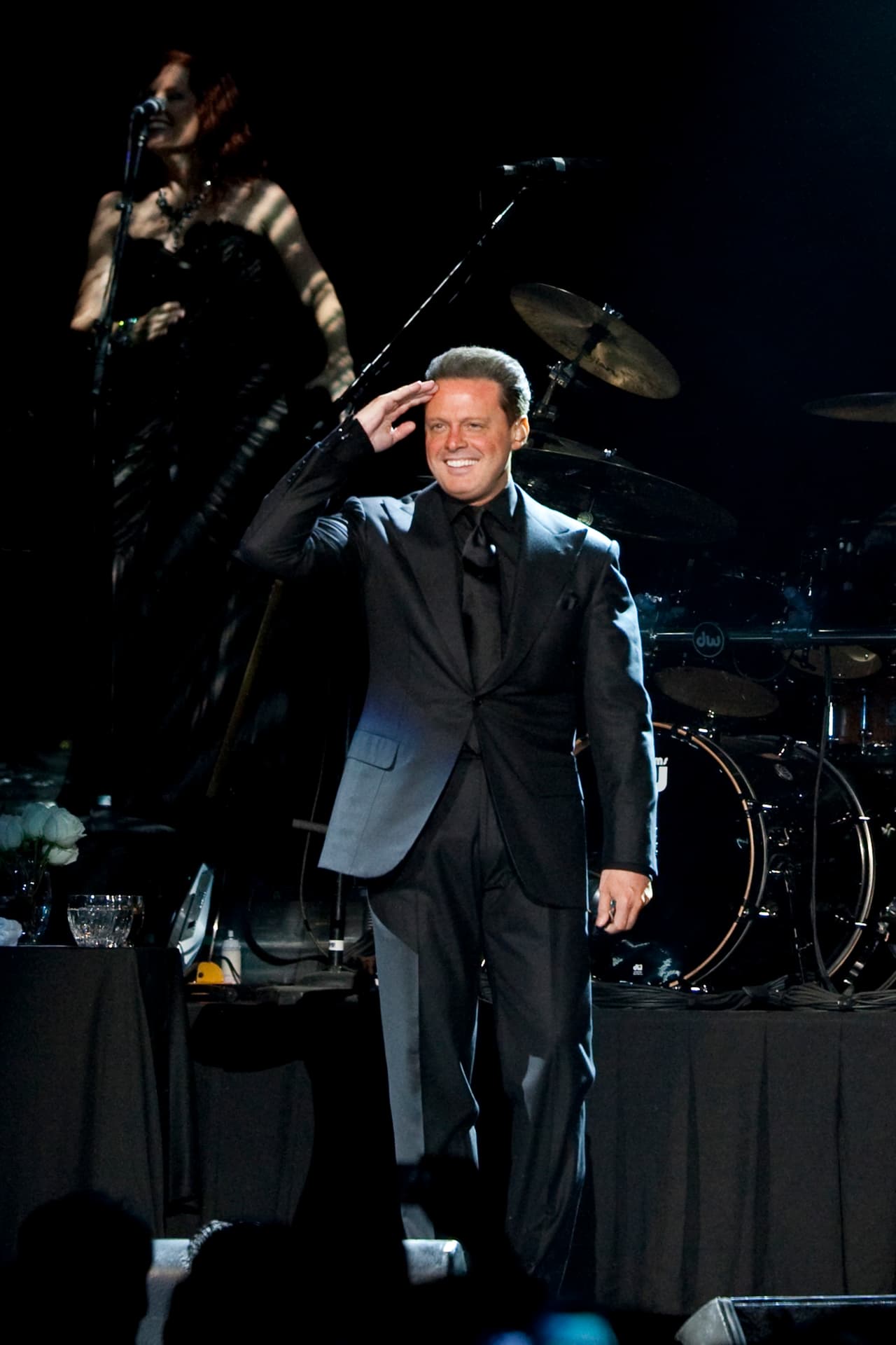 Probablemente uno de los distanciamientos entre padre e hijo que ha sido más notorio en el ambiente artístico es el que vivió Luis Miguel y su padre, Luis Rey.