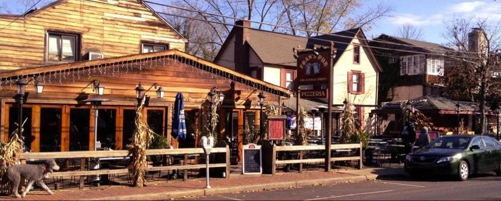 <b>NEW HOPE</b>: Solo unos pocos miles de personas viven en New Hope, que se encuentra al otro lado del río Delaware desde Nueva Jersey. Es un lugar popular para probar espectáculos de Broadway y se encuentra a seis millas al norte de donde George Washington cruzó históricamente el Delaware.