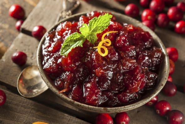 Aunque las frutas suelen formar parte de nuestros postres, son súper versátiles a la hora de preparar comidas saladas.