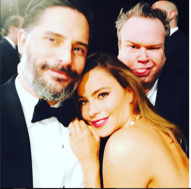 Sus amigos también son cómplices del gran amor que se tienen.