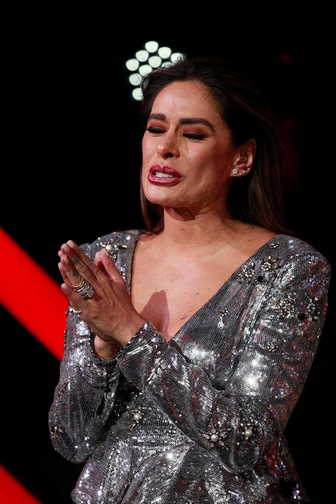 "Conocer esas historias que te estremecen de cada uno de nuestros niños hacen que como adultos nos cuestionemos: ¿Por qué nuestros niños tienen que vivir historias tan fuertes, tan tristes? Deberíamos vivir esas historias a partir de los 18 años", expresó Galilea.