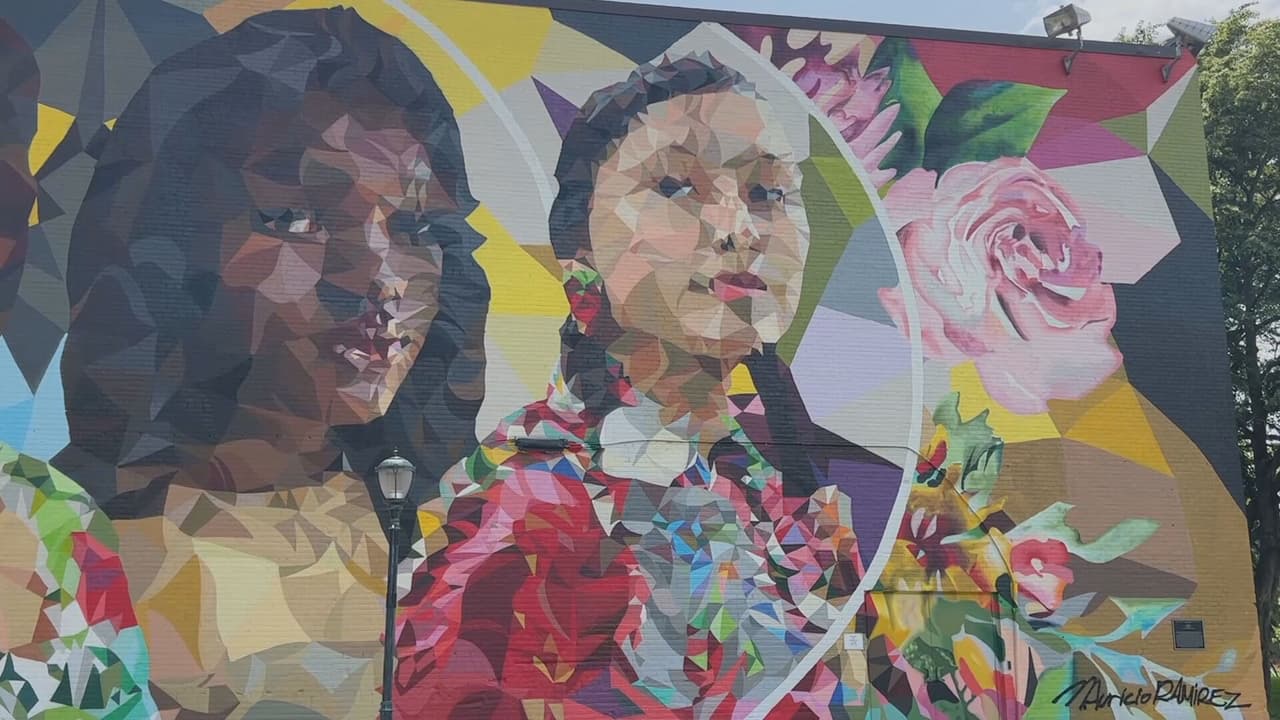 Para esta obra, Mauricio tuvo que competir para poder recibir la aprobación. La convocatoria la realizó el 
<b>Museo de Arte Haggerty y la Universidad Marquette.</b>