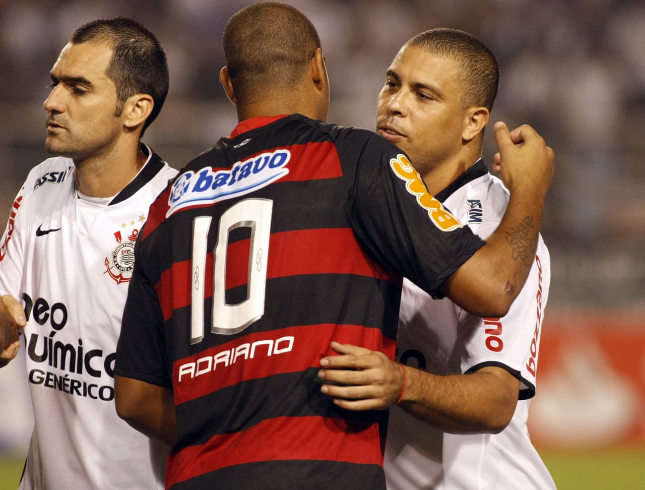 Entonces, tanto Adriano como Ronaldo cayeron en cuenta que ambos ya iban de salida. "El Emperador" fichó por el Flamengo de sus amores en 2009 y "El Fenómeno" lo hizo por el Corinthians al poco tiempo.