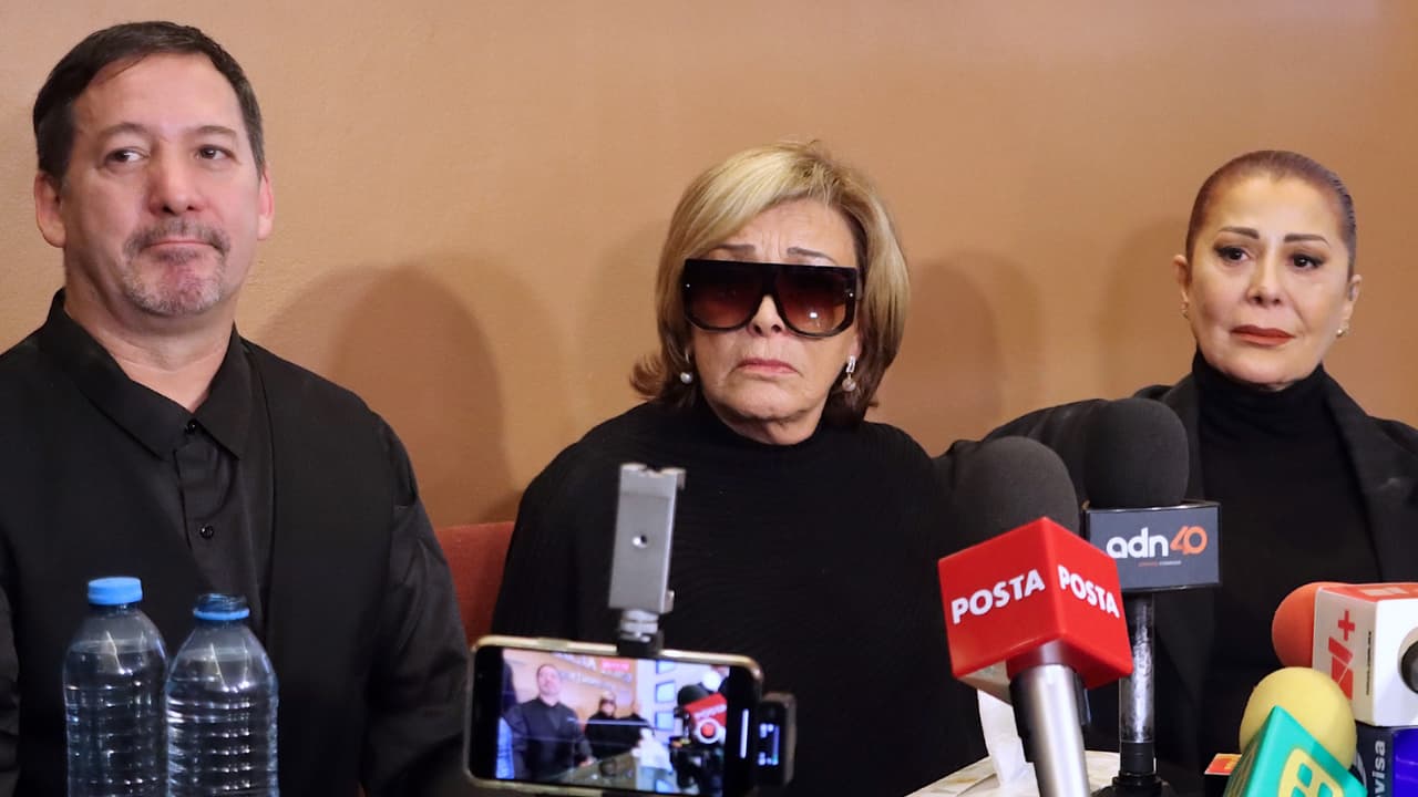 Luis Enrique Guzmán sí estuvo presente junto a sus hermanas un día antes en el velorio de su madre.