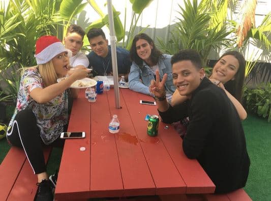 Durante el lunch siguen soñando en grande con lo que les espera.