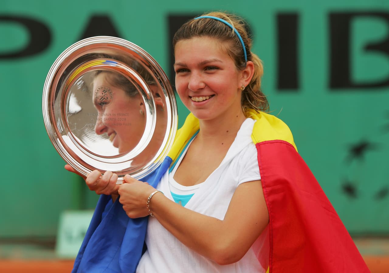 El talento de la rumana quedó plasmado con el título obtenido en el Roland Garros Juniors en 2008, lo que la convenció de dar el paso al mundo de mayores.