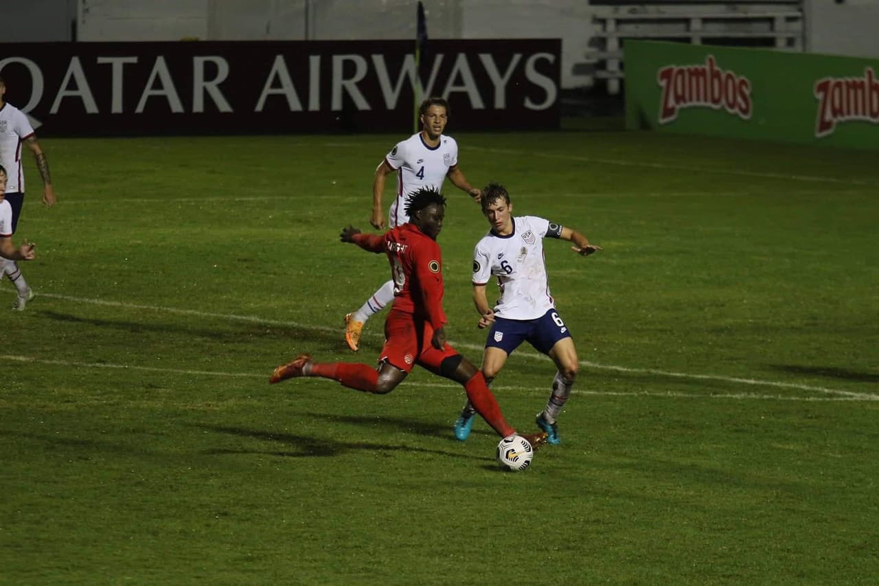 La Selección de Canadá tuvo la ventaja en dos ocasiones pero los estadounidenses tuvieron reacción y sacaron el empate.
