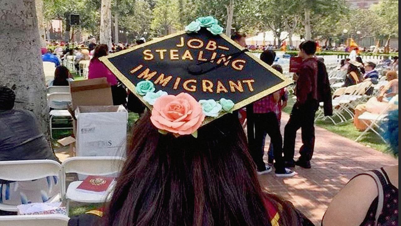 Adriana se graduó en la University of Southern California en Jefferson.