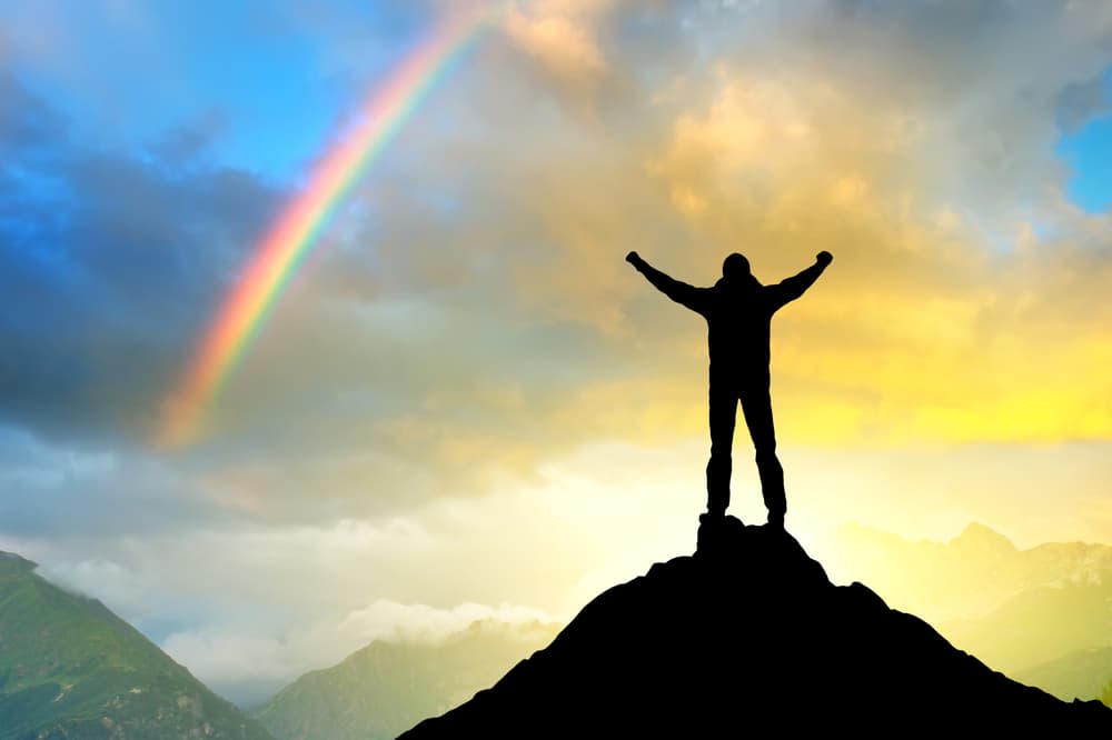 <h3 class="cms-H3-H3"><b>Acuario en el mes de abril</b></h3>
<br>
<br>En esta etapa crearás lo que se llama el arcoíris energizante, lo que determinará que durante abril estés pensando, cada día, algo diferente así que no te asombres cuando en horas de la mañana te despiertes con una idea, y luego al llegar al mediodía tengas otra. Esto no significa inconstancia tampoco que tu voluntad esté fallando, sino que te estás adaptando a nuevas situaciones.
<br>