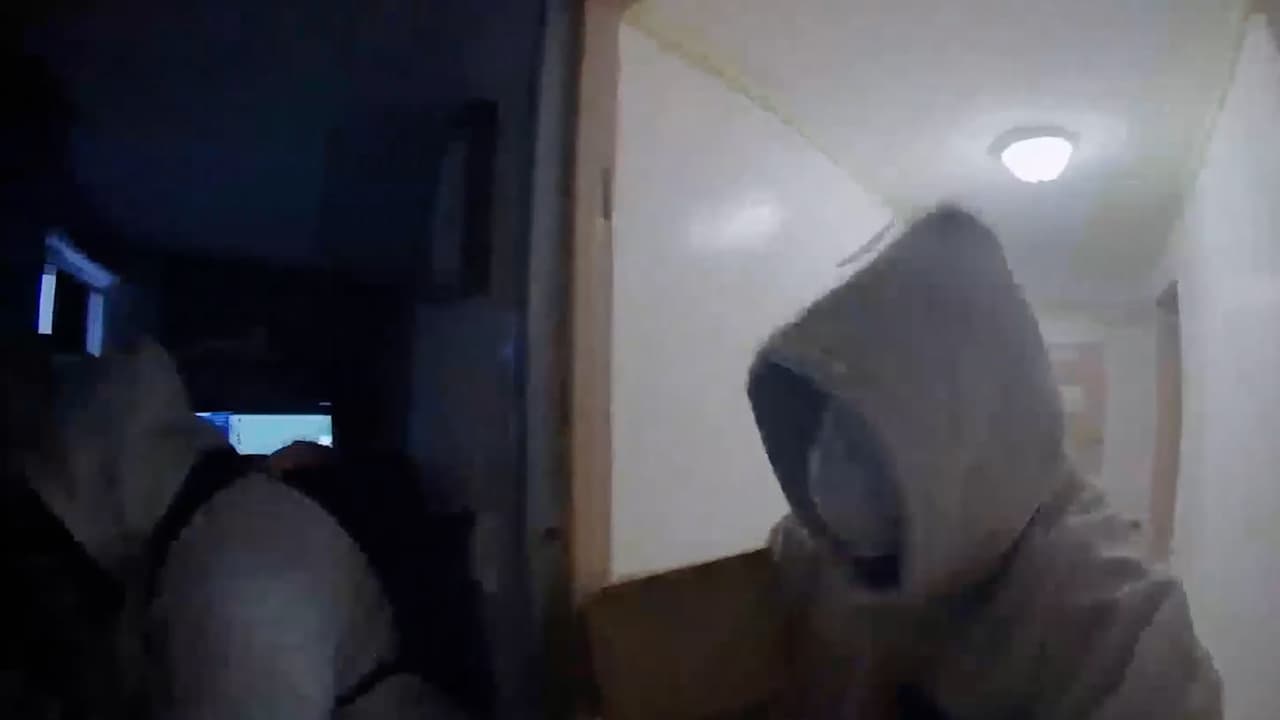  Invasores encapuchados roban y atan a dueño de apartamento en Brooklyn