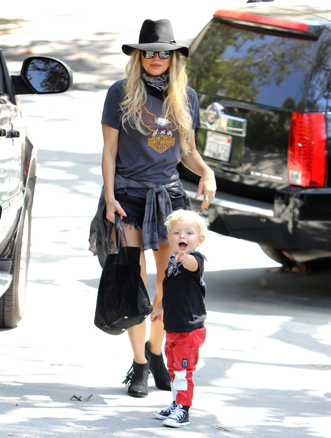 Y les regaló una tierna sonrisa.