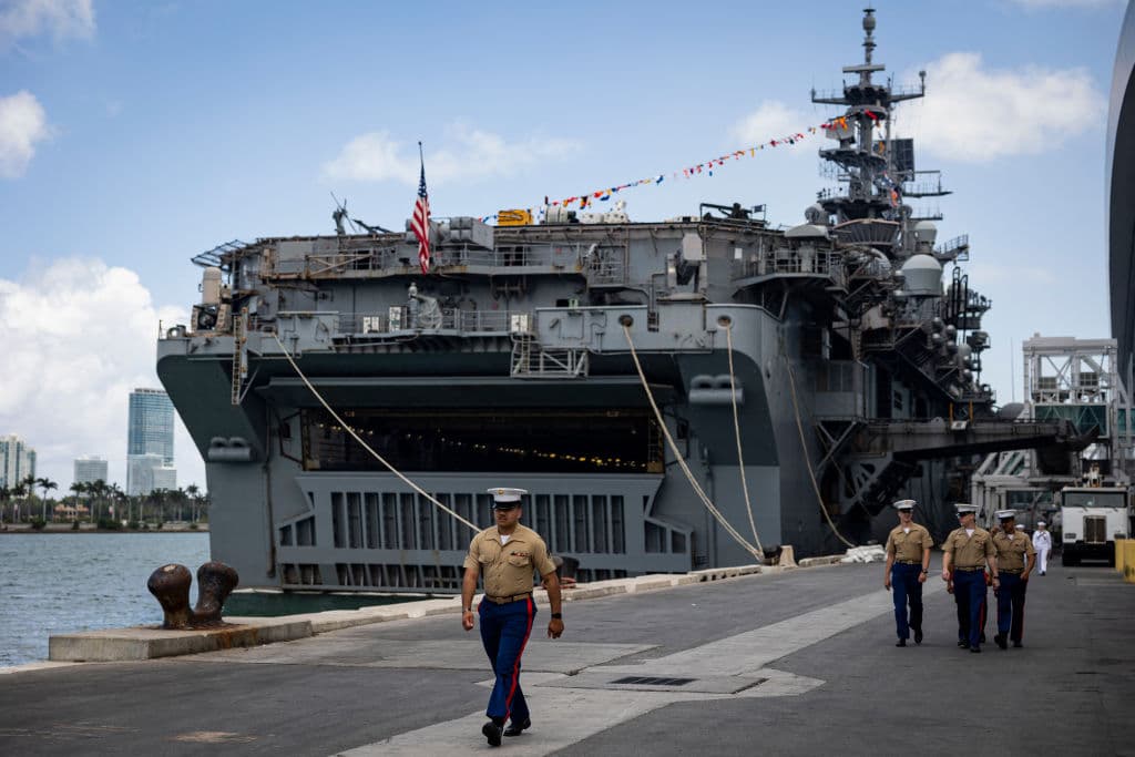 No solo lleva helicópteros: el USS Bataan se caracteriza por ofrecer ayuda humanitaria y cuenta con cuatro salas de operaciones, con el equipo completo para realizar todo tipo de cirugías.