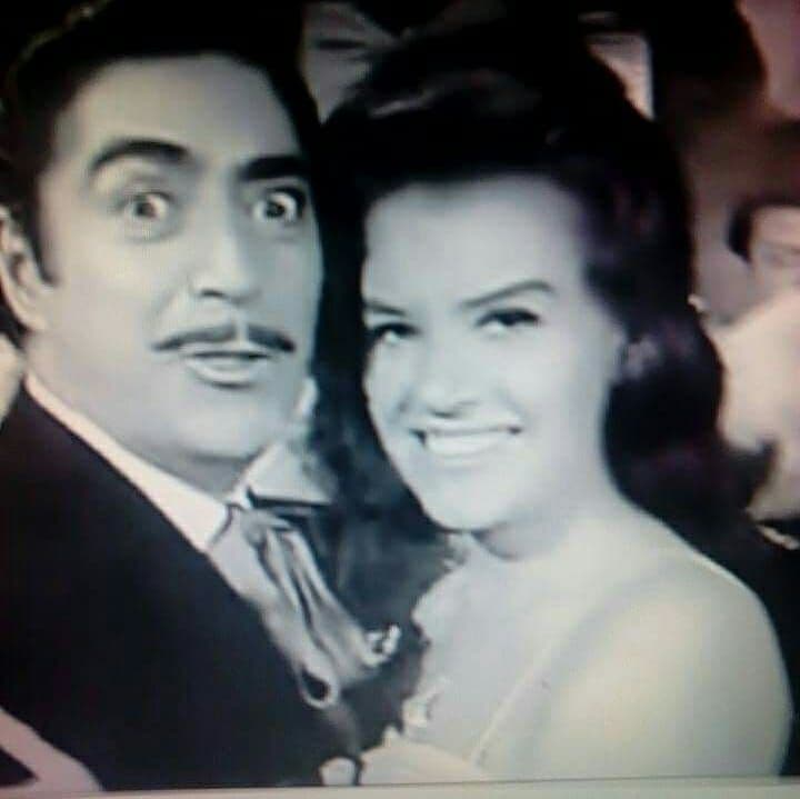 En la época dorada del cine mexicano, Lucha Villa tuvo un sitio privilegiado y en las cintas rancheras su nombre era cotizado tanto por los directores como por los mismos actores. Aquí al lado del cantante y actor Luis Aguilar 'El Gallo giro'.