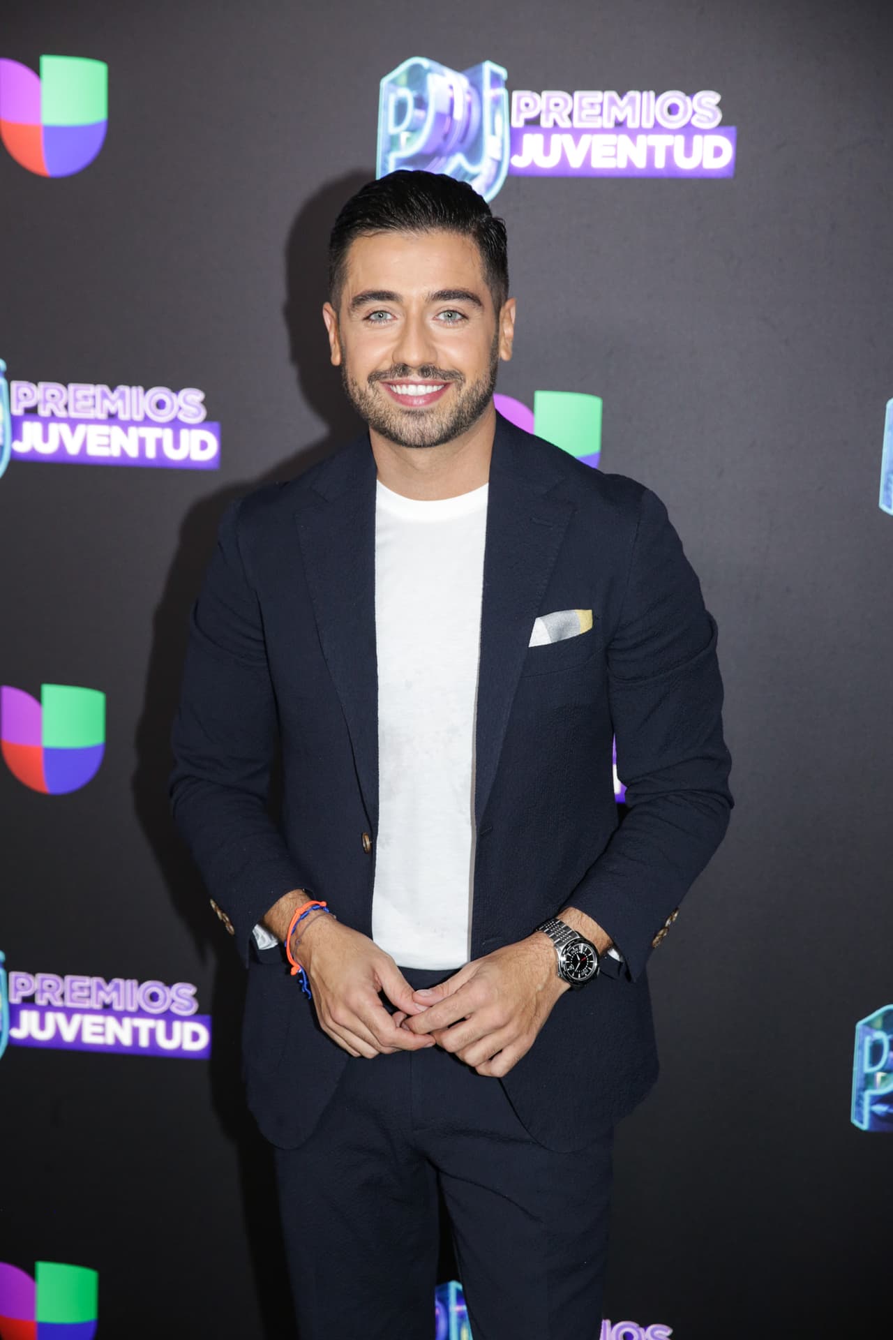 El talento de Univision también estuvo presente durante la alfombra magenta de Premios Juventud 2019.