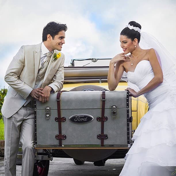 En la fiesta de la boda, Ektor hizo gala de su voz para cantarle el tema 'Querube' a su esposa.