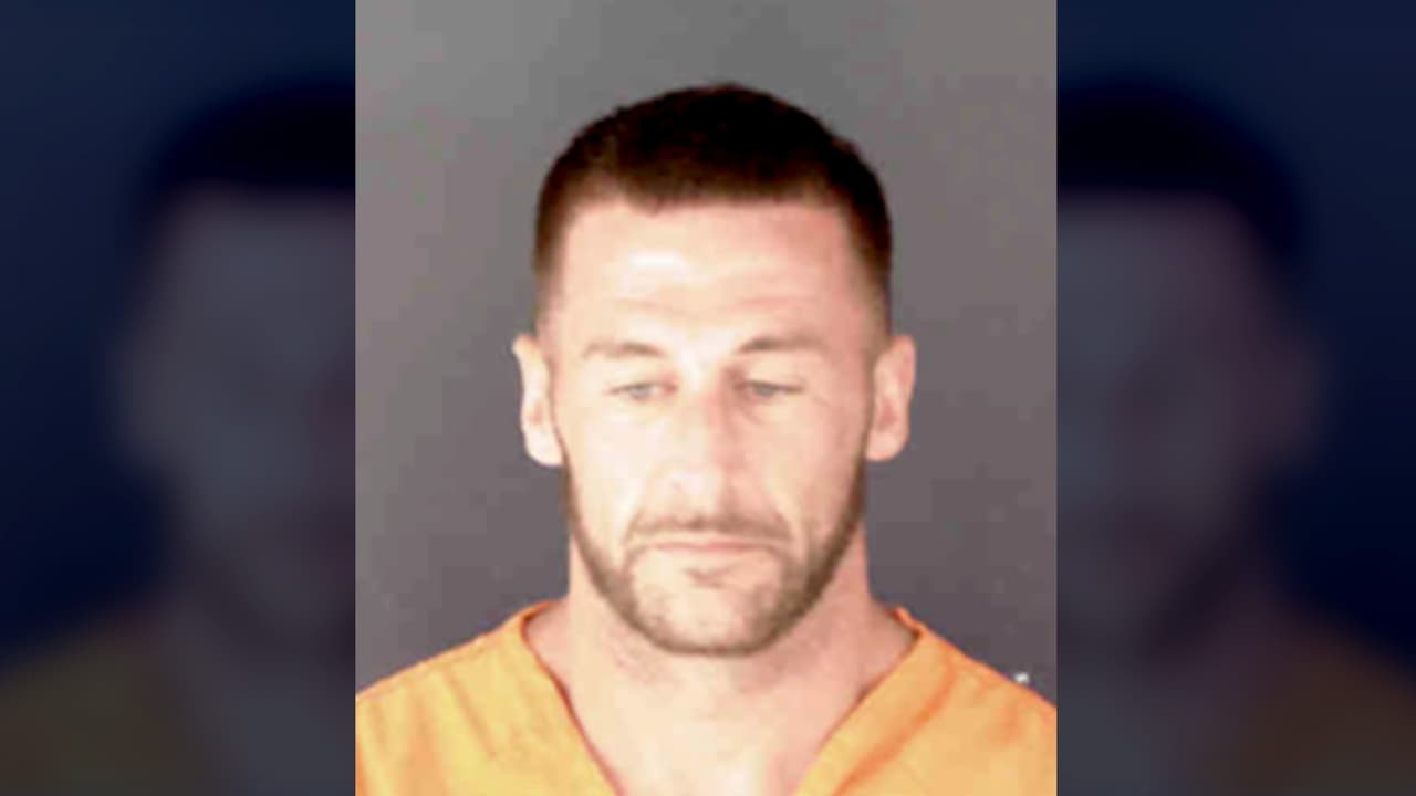 Detienen a hombre en el condado de Sarasota; realizaba videollamadas a extraños completamente desnudo