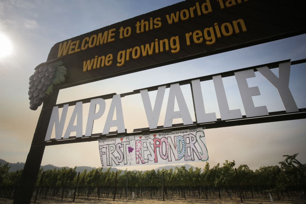 Aunque no se han reportado accidentes relacionados con el letrero, muchos en el Valle de Napa consideran que su ubicación actual plantea riesgos de seguridad.