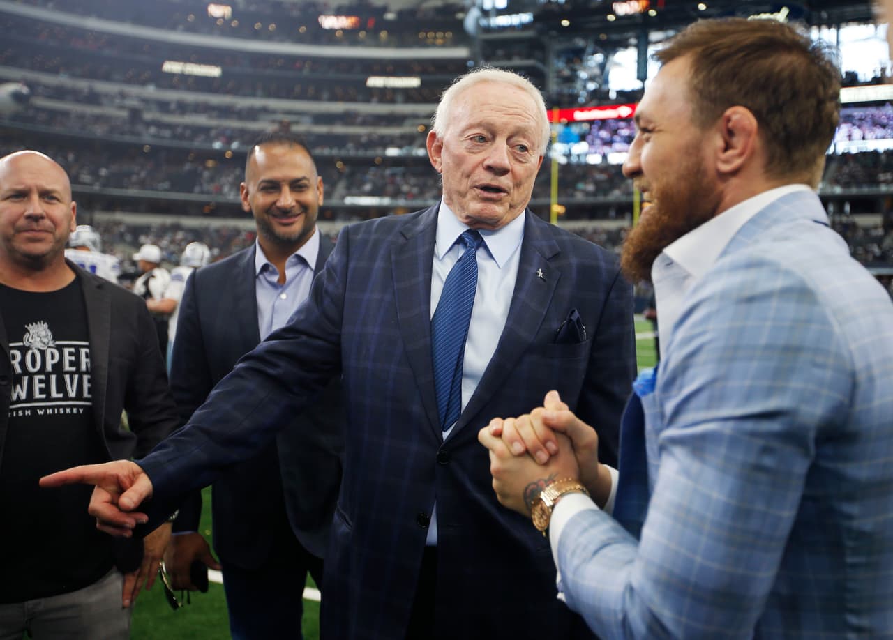 McGregor fue invitado especial del hombre fuerte de los Cowboys Jerry Jones.