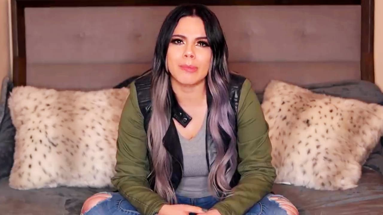 Famosa ‘youtuber’ mexicana revela que su padre abusó de ella cuando era niña