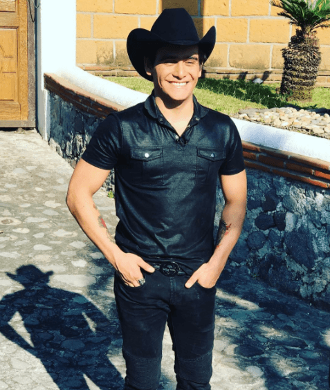 Julián confesó que no está muy enterado de los avances del juicio, pero sabe que no se resolverá a corto tiempo: "Se ve que va para largo, la verdad yo no estoy muy informado, soy una persona que me gusta más enfocarme en mi propio trabajo, en mi propia carrera", sentenció.
<br>