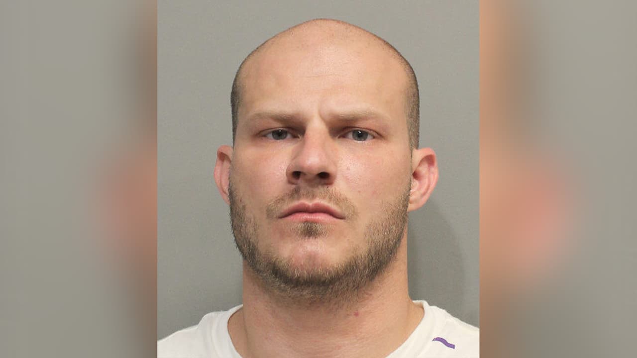 Benjamin Greene es un veterano de la marina de EEUU, tiene un hijo de 10 años y enfrenta cargos de agresión con agravantes por el caso de furial al volante.