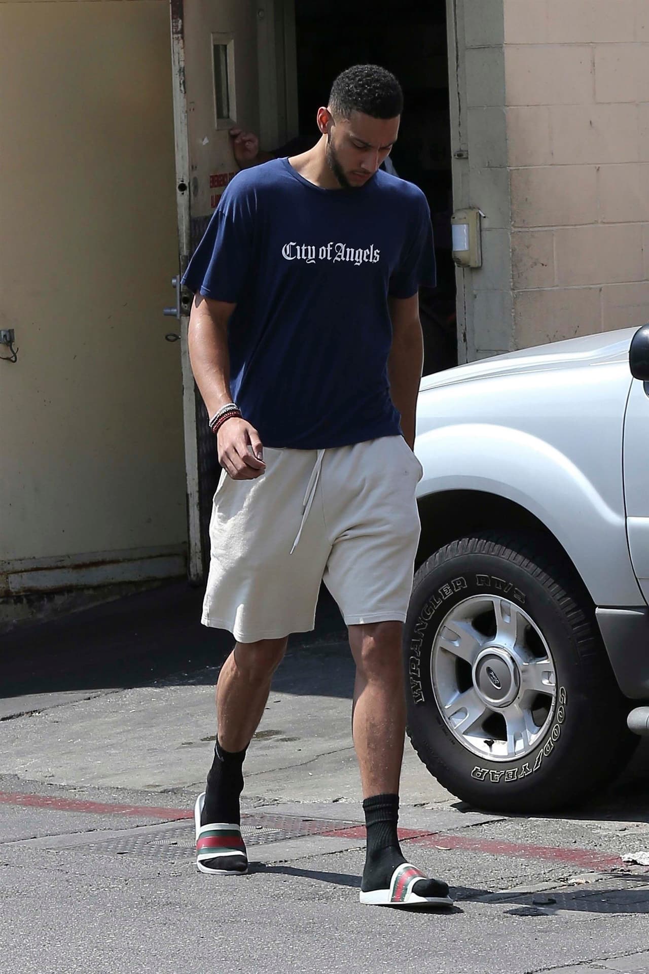 El jugador de la NBA ya vive con Kendall en Los Ángeles, California, según información de TMZ.