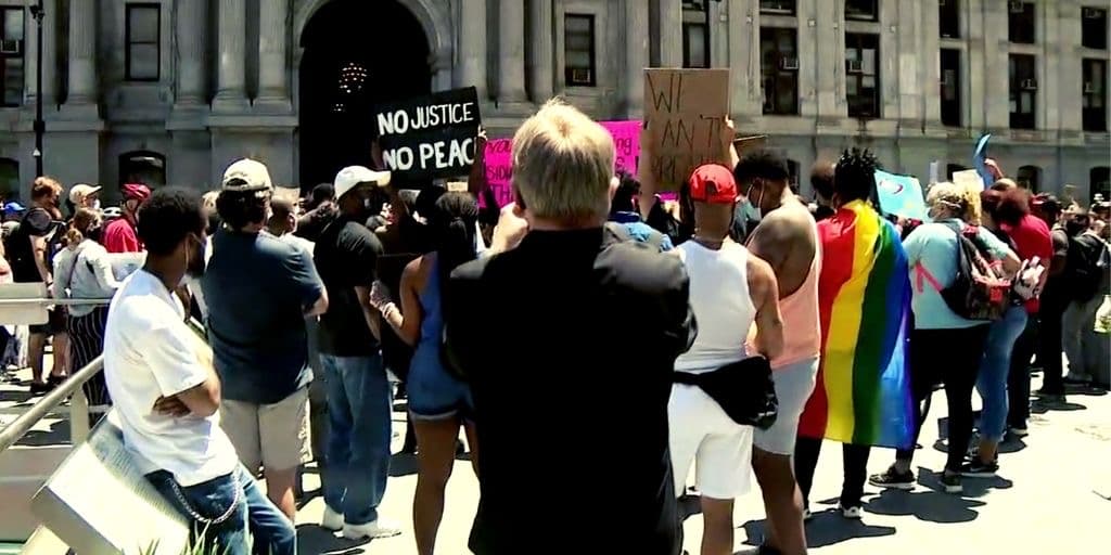 Ordenan toque de queda en Filadelfia a partir de las 8:00 de la noche 