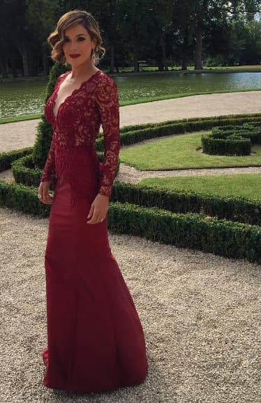 Un look digno de una reina y Karlita lo es.