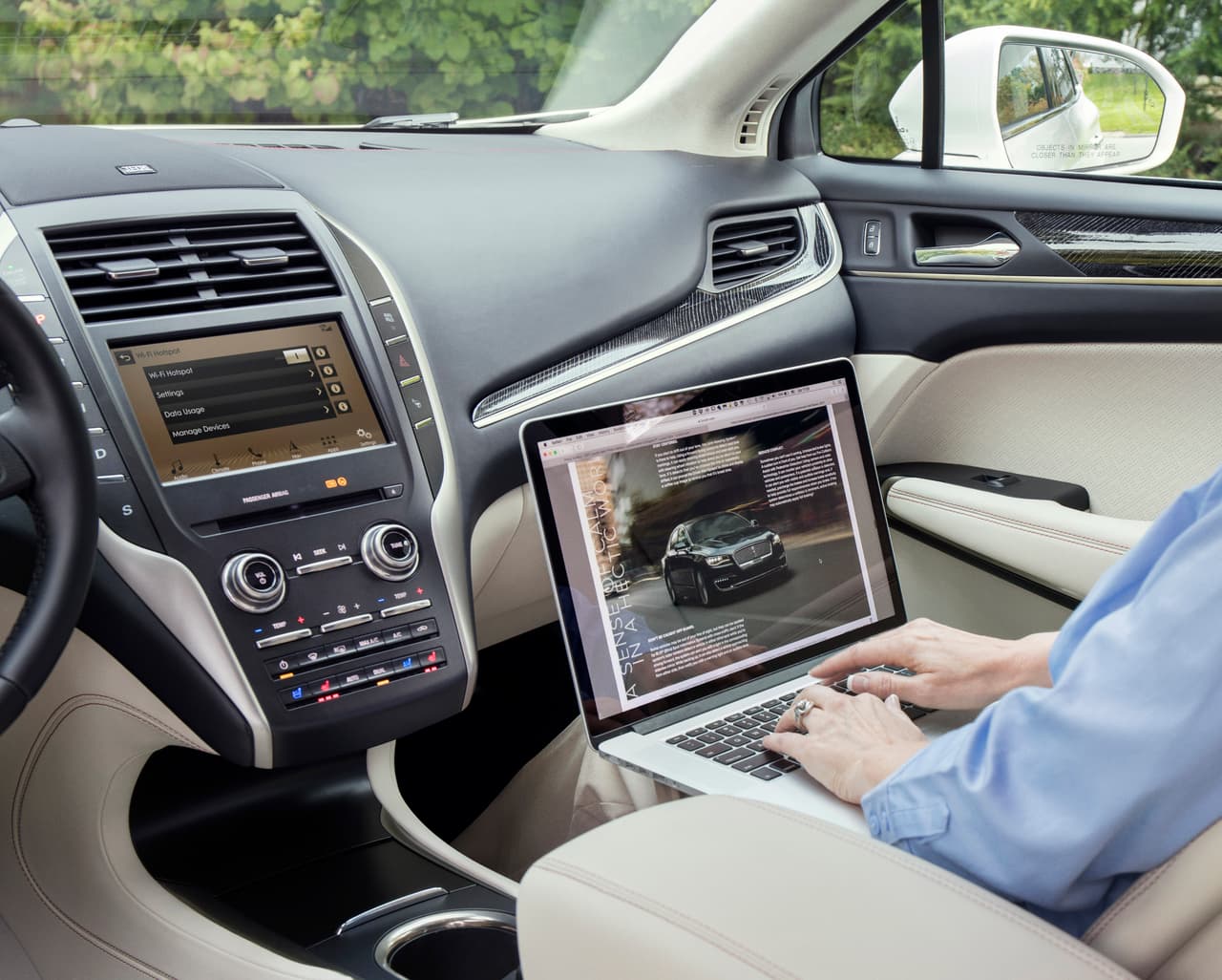 Para 2019 la Lincoln MKC ofrece 
<b>conectividad WiFi estándar</b> para todos sus pasajeros. El sistema telemático SYNC 3 de Ford con navegación, 
<b>Apple CarPlay</b> y 
<b>Android Auto</b> es también estándar.