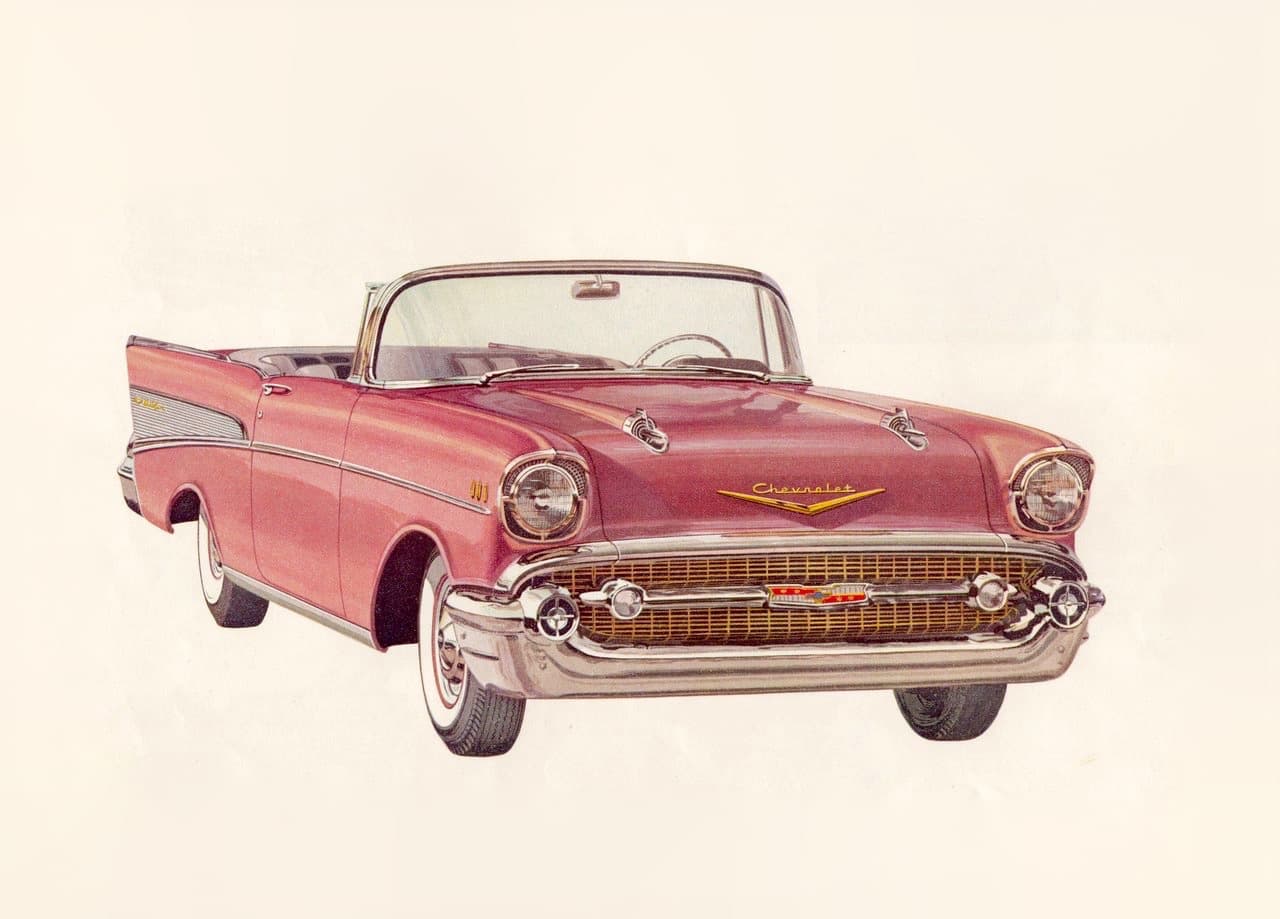 Lupillo dice sentir un especial cariño por su 
<b>Chevrolet Bel Air Convertible de 1957</b>, un auto que dice siempre haber querido tener y al que califica de fantasía. El Chevrolet Bel Air de 1957 es hoy 
<b>uno de los autos de colección más importantes del mundo</b>, especialmente los modelos convertibles. Su hermoso diseño ha demostrado con creces ser un clásico imperecedero, a pesar de haber sido el único modelo (en los 50 los autos cambiaban de diseño todos los años) de la década que fue derrotado por Ford en el conteo total de ventas.