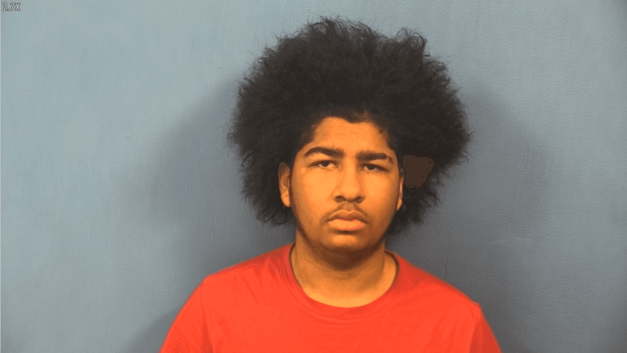 Dos adolescentes acusados de asalto sexual en una tienda Walgreens de Naperville: grabaron el incidente 