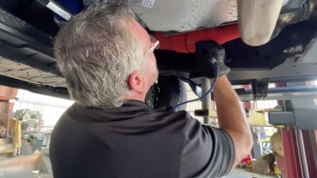 También se aconseja esculpir o tallar los últimos 8 dígitos del número de serie del vehículo.