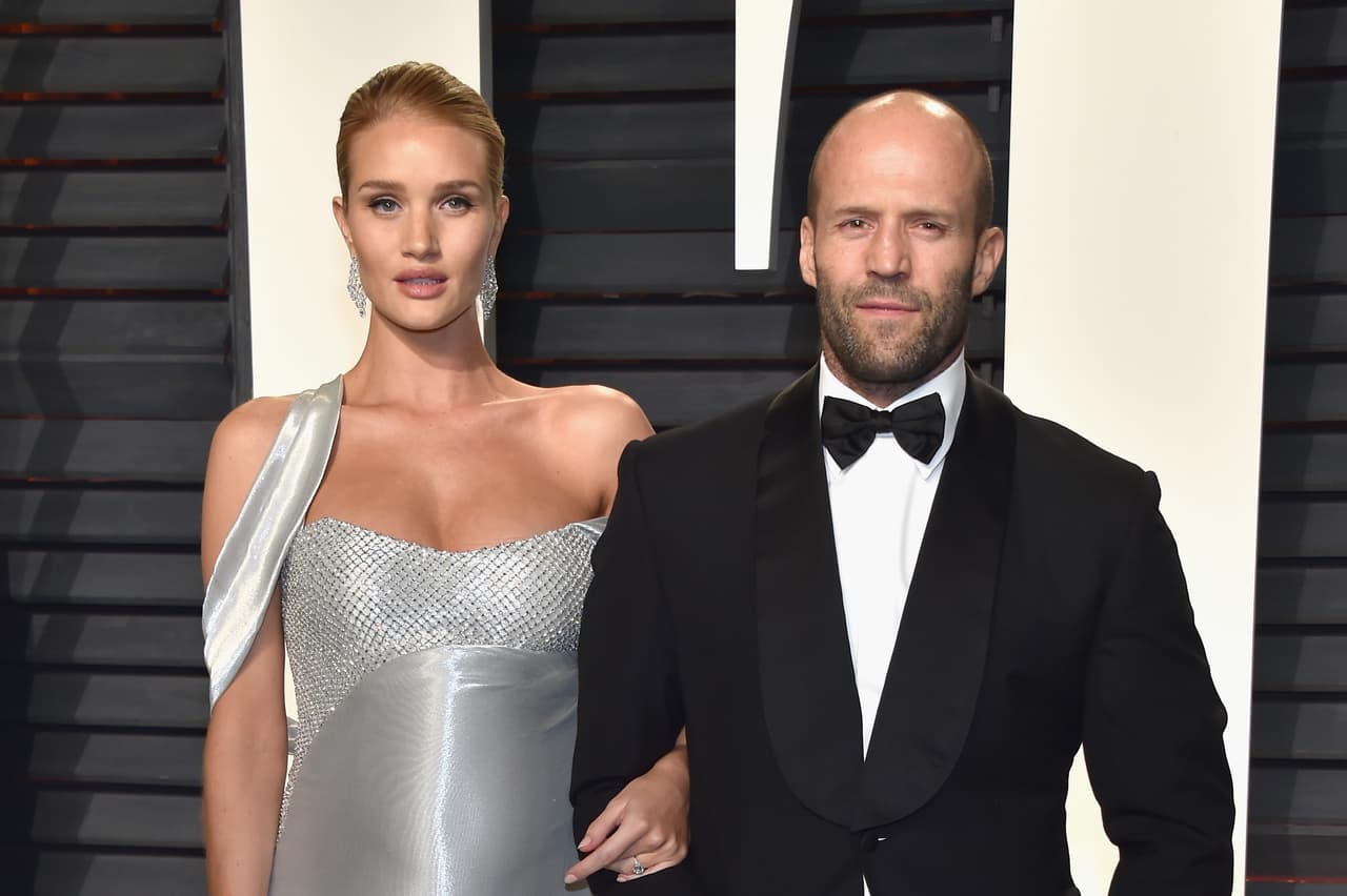 <b>JASON STATHAM.</b> Cuando lo vemos desfilar por la alfombra roja de la mano de su hermosa esposa, Rosie Huntington no imaginaríamos lo paternal que puede ser este hombre de acción.