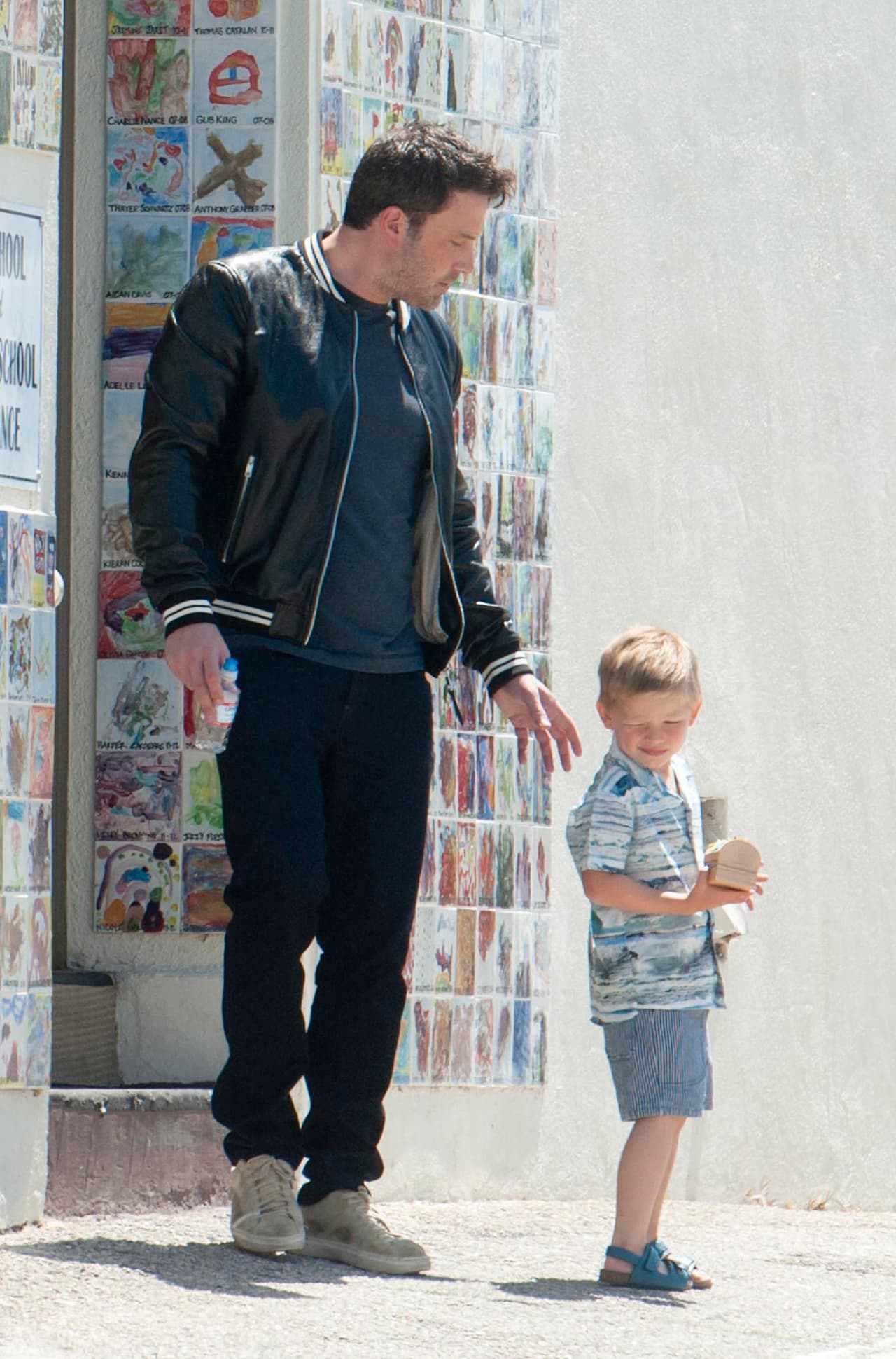 Jennifer Garner no estuvo con ellos. ¿Habrá sido día sólo para daddy?