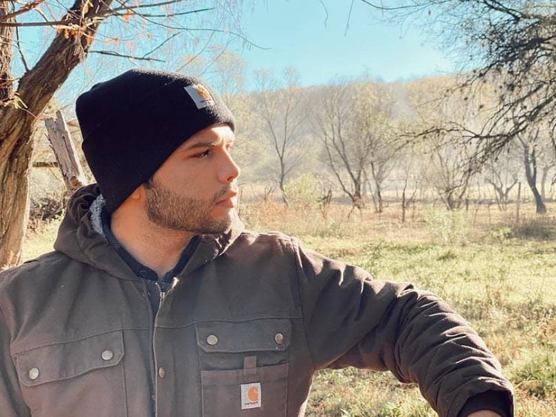 "Y acá el joven llega tarde 10 minutos y ¿qué crees que le pasó?: pues 
<b><a href="https://www.univision.com/shows/el-gordo-y-la-flaca/con-tan-solo-18-anos-el-hijo-de-pepe-aguilar-tiene-dos-nominaciones-a-los-premios-latin-grammy-video" target="_blank">no le pagué la mitad</a></b>, ¡pensó que estaba bromeando!".
<br>