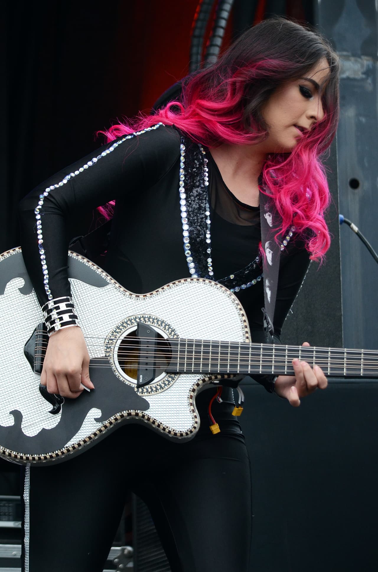 Con su talento y belleza prendieron la fiesta callejera del Latin GRAMMY