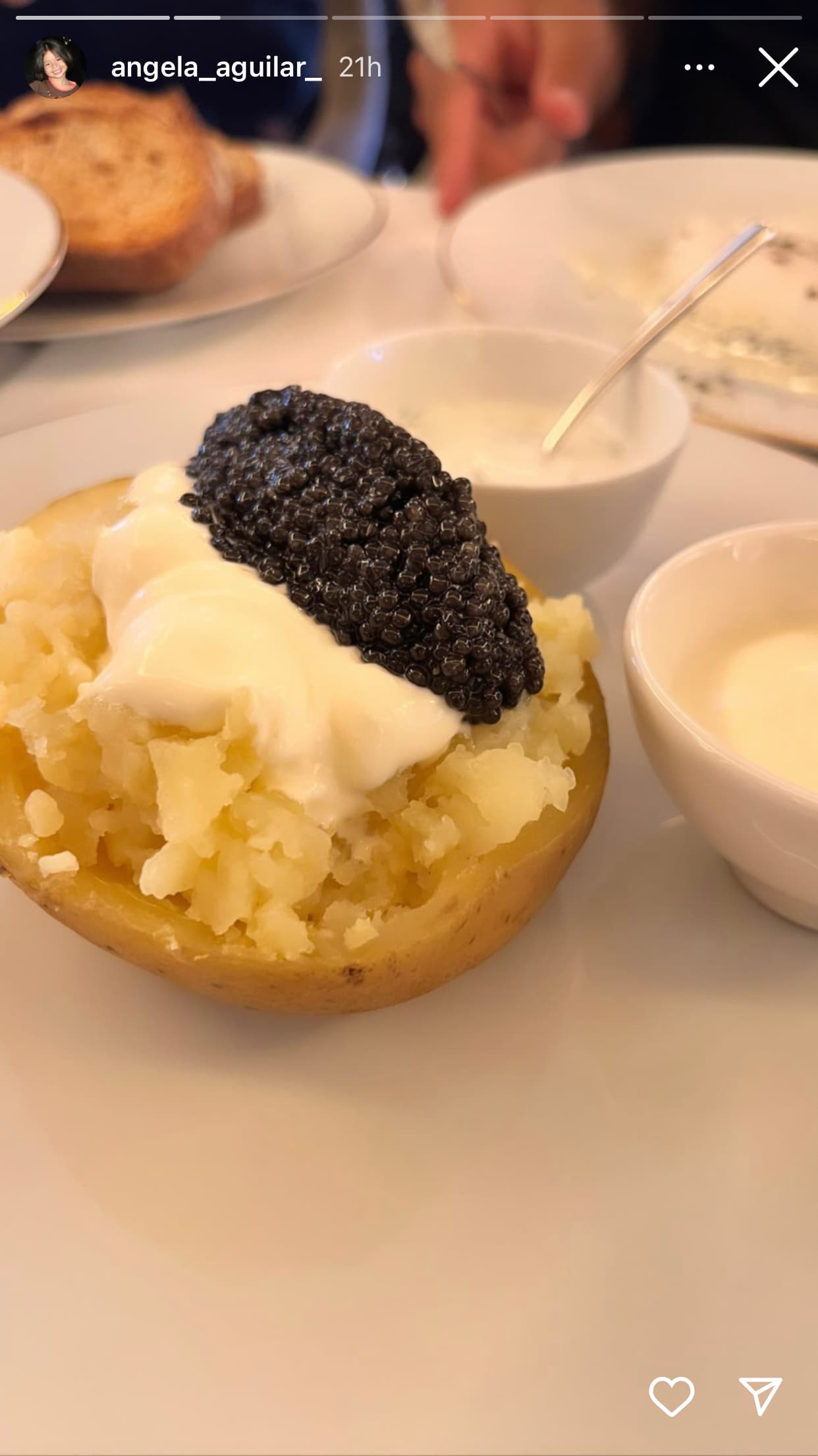 A veces en lujosos restaurantes como los que visitaron en sus recientes vacaciones en París.
<br>