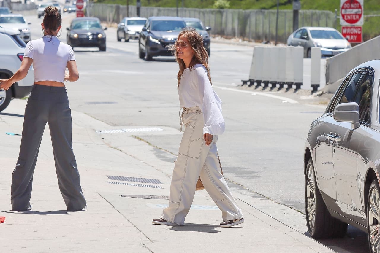 En total, los tres Rolls Royce de JLo suman un valor de 
<b>1.2 millones de dólares</b>. 
<br>