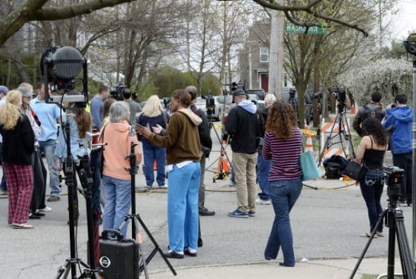 Los vecinos de Watertown, localidad al oeste de Boston donde Dzhokar Tsarnaev, de 19 años, consiguió escabullirse de la policía la madrugada del jueves al viernes, pudieron finalmente dormir en sus casas sin la amenaza de los tiroteos.