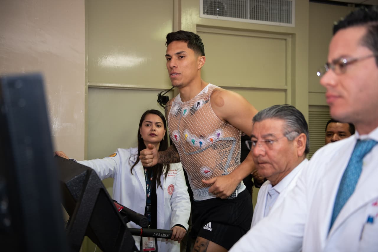 El jugador fue sometido a exámenes médicos desde muy temprano el lunes con la idea de encaminarlo a estar con el equipo muy pronto.
