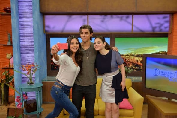 La 'selfie' no podía faltar. Todos sonriendo para la foto.