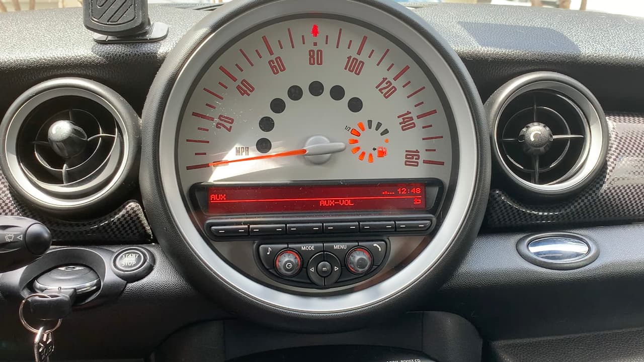 Hay algunas compañías de seguro que te ofrecen descuentos si agregas la póliza de vivienda o de seguro para inquilinos y si has tomado un curso de conducción.