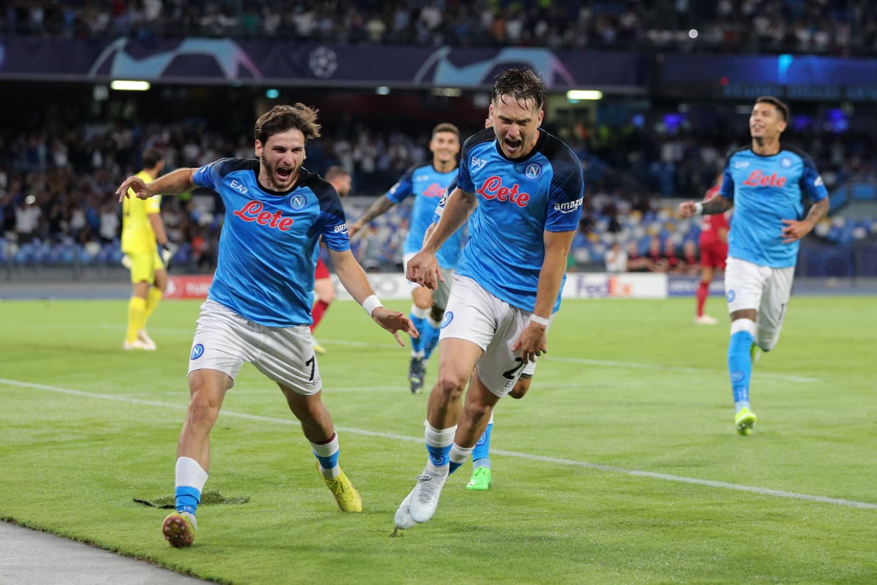 Napoli venció al Liverpool por 4-1 con un doblete de Piotr Zienlinski, así como los tantos de Anguissa y Giovanni Simeone. Hirving Lozano ingresó e la segunda parte, pero no pudo anotar.