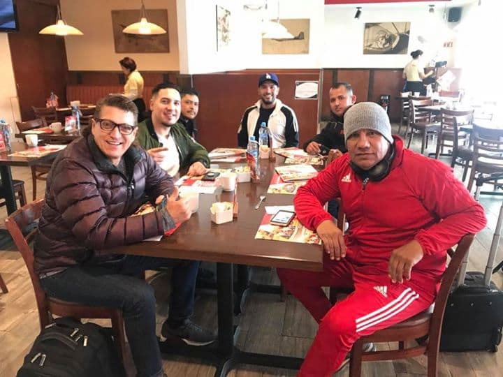 El comunicado describe que 
<b>dos personas</b> del equipo de trabajo “se encontraban a bordo”, pero se encuentran bien.
<br>