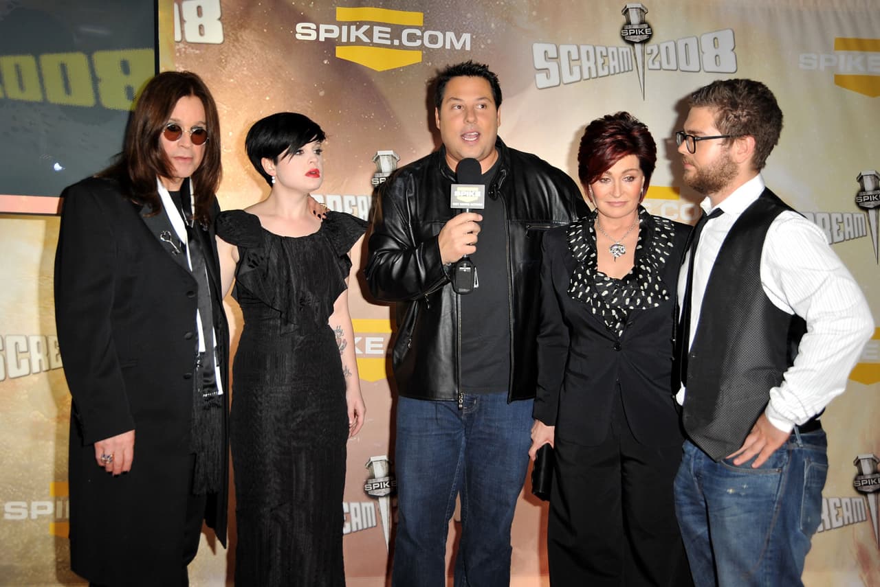 <b><a href="https://www.univision.com/entretenimiento/chismes/ozzy-osbourne-pone-punto-final-a-su-aventura-con-una-estilista" target="_blank">Ozzy Osbourne</a></b>, su esposa Sharon y sus hijos Jack y Kelly; hablaron del año complicado que han vivido desde que le diagnosticaron mal de párkinson al músico.