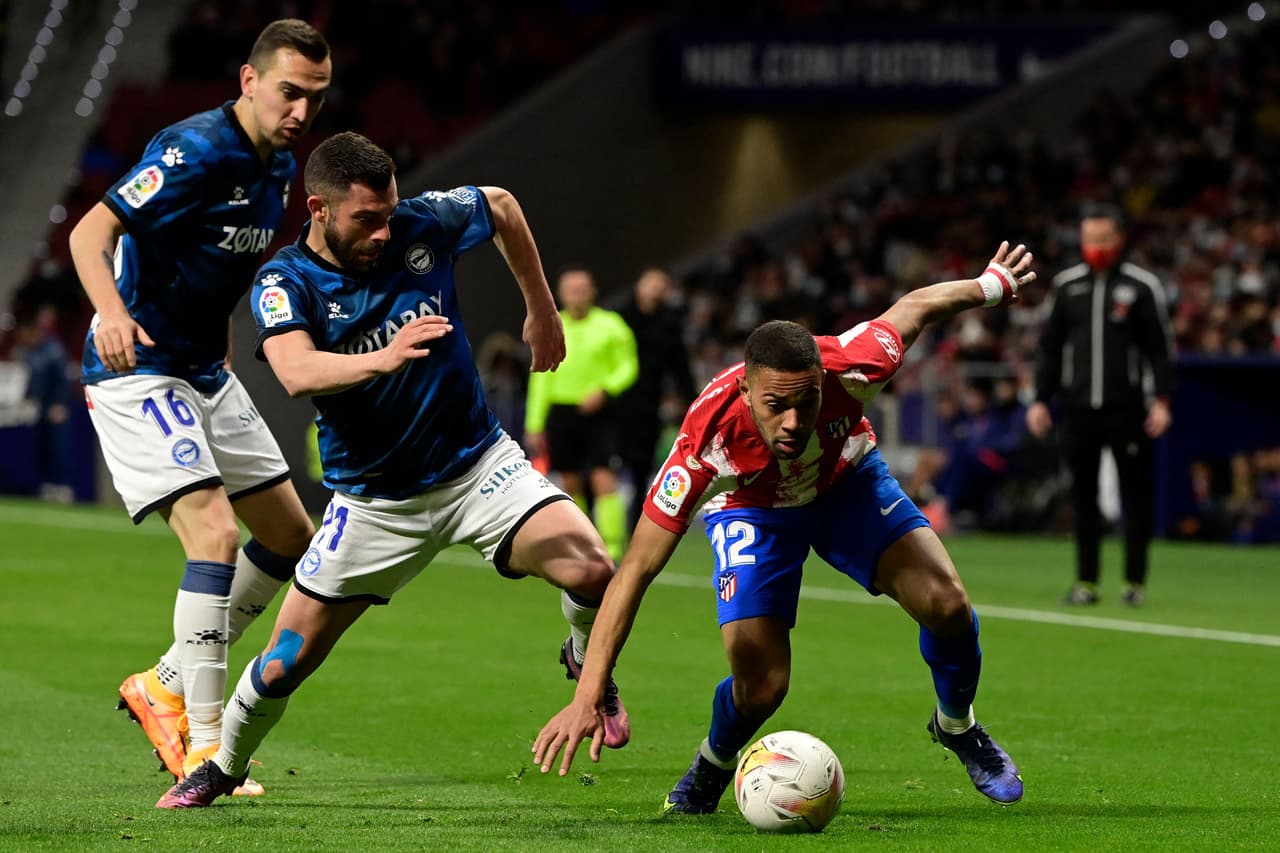 El Atlético de Madrid goleó al Alavés con sendos dobletes de Joao Félix y Luis Suárez.
