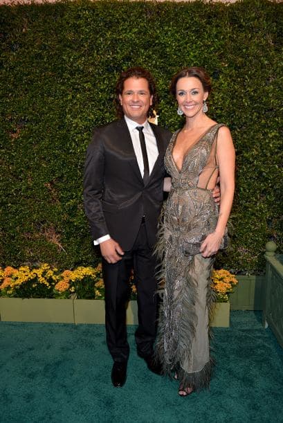 El cantante le dedicó un tierno mensaje en Instagram: "Quiero casarme contigo, quedarme a tu lado y ser el bendecido con tu amor @claudiaelenaoficial. Esto apenas comienza ¡te amo!".