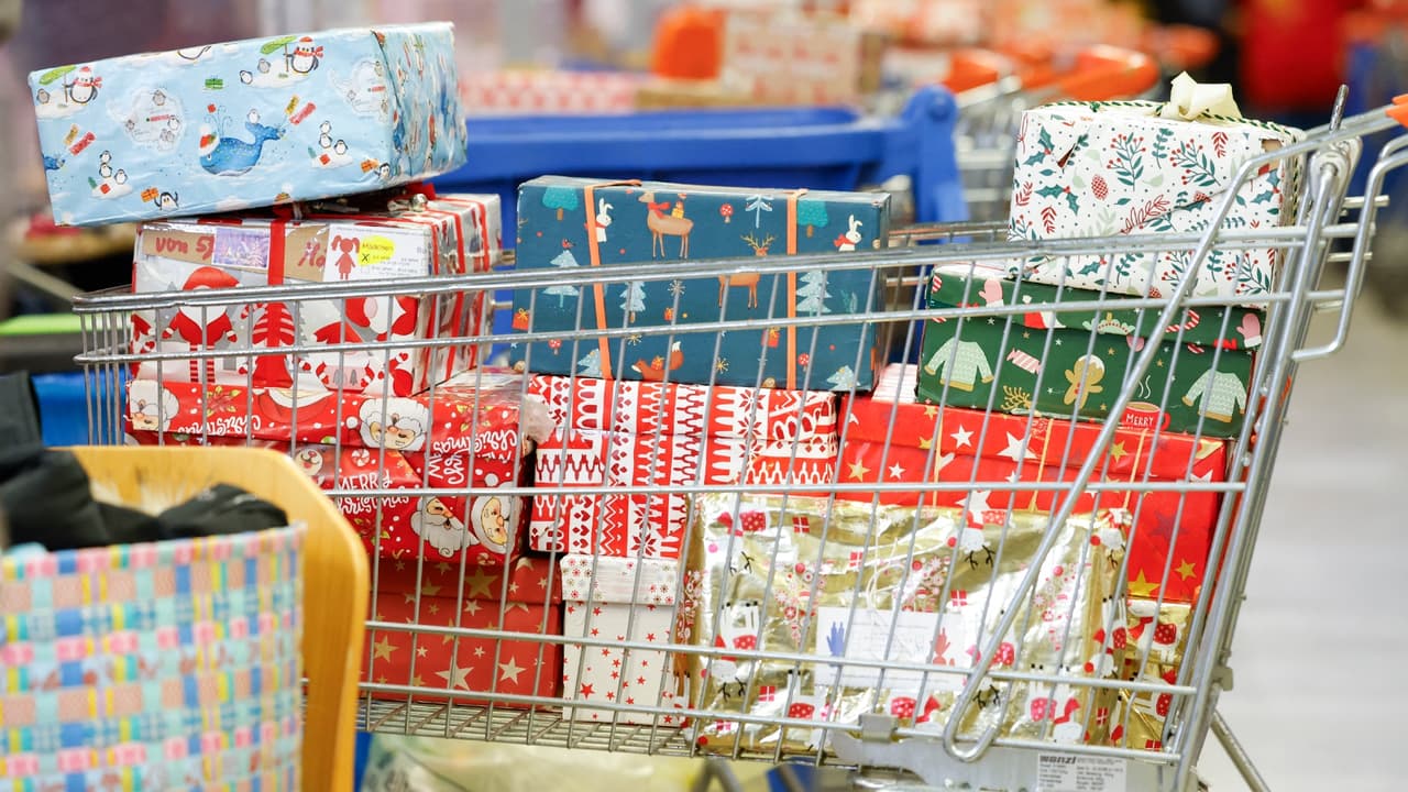 Día de devoluciones tras Navidad: centros comerciales del sur de Florida abarrotados de clientes