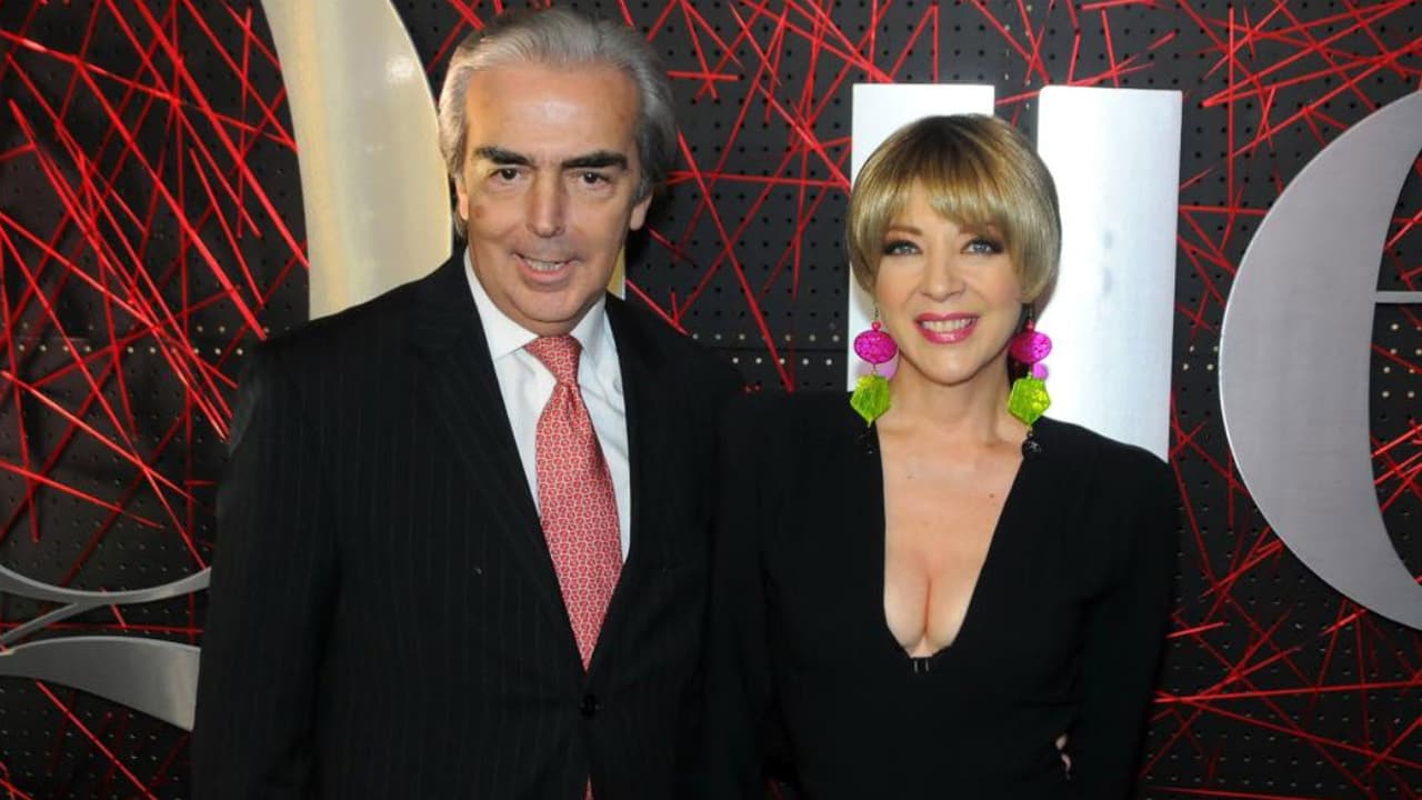 La pareja anunció en junio de 2010 en la portada de la revista ¡Hola! , que estaban por casarse y que Edith esperaba un hijo de Lorenzo.