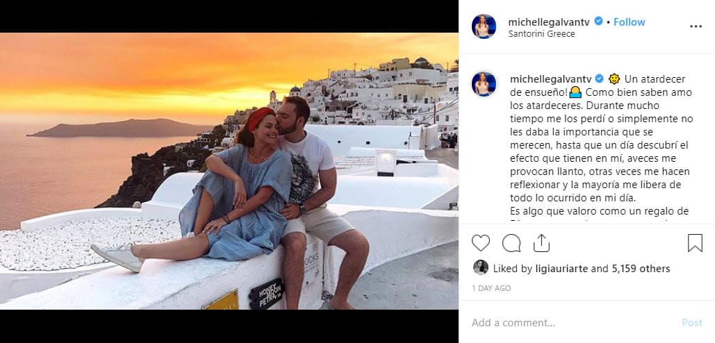 En el texto que acompaña la romántica instantánea hace una reflexión sobre lo que, en sus palabras, "realmente vale la pena en la vida".